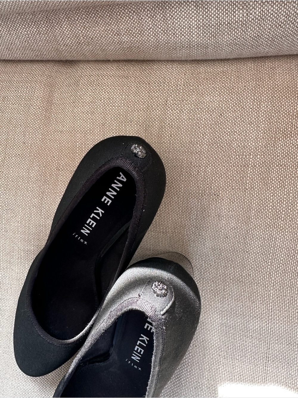 Anne Klein iFlex black round-toe pumps - 9.5M - Picture 2 of 6